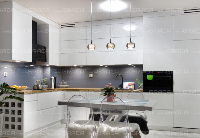 https://meblegraca.pl/uniwersalna-biel-wersja-l/